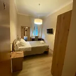 Diana Hotel *