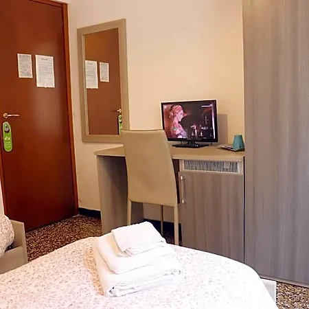 Hotell Diana Genua