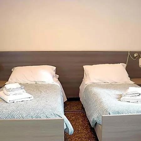 Hotell Diana Genua